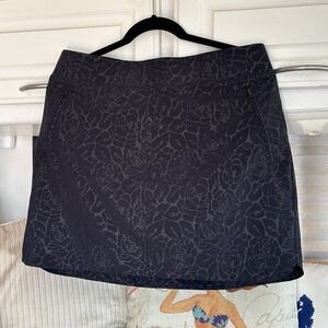 Orvis Tennis Skort Sz L Black Floral Embossed Print Zip‎ Pockets Activewear